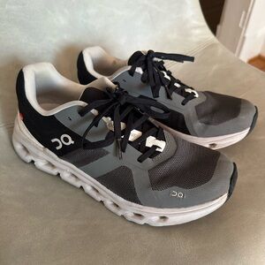 On Cloudrunner Women’s Running